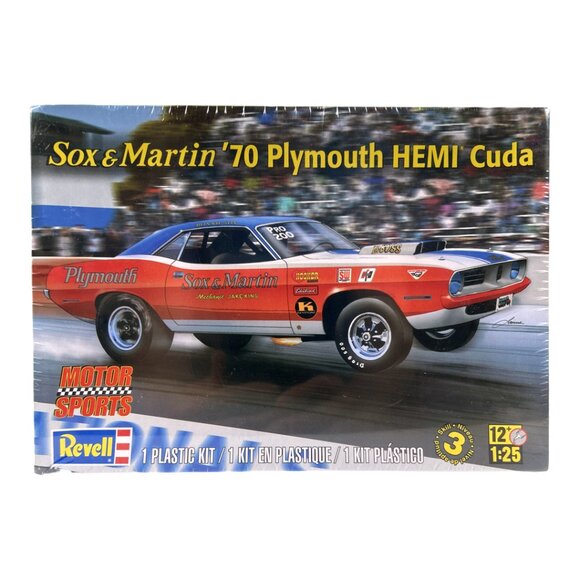 Revell 1/25 Sox Martin 1970 Plymouth Hemi Cuda Model Kit - Picture 1 of 8